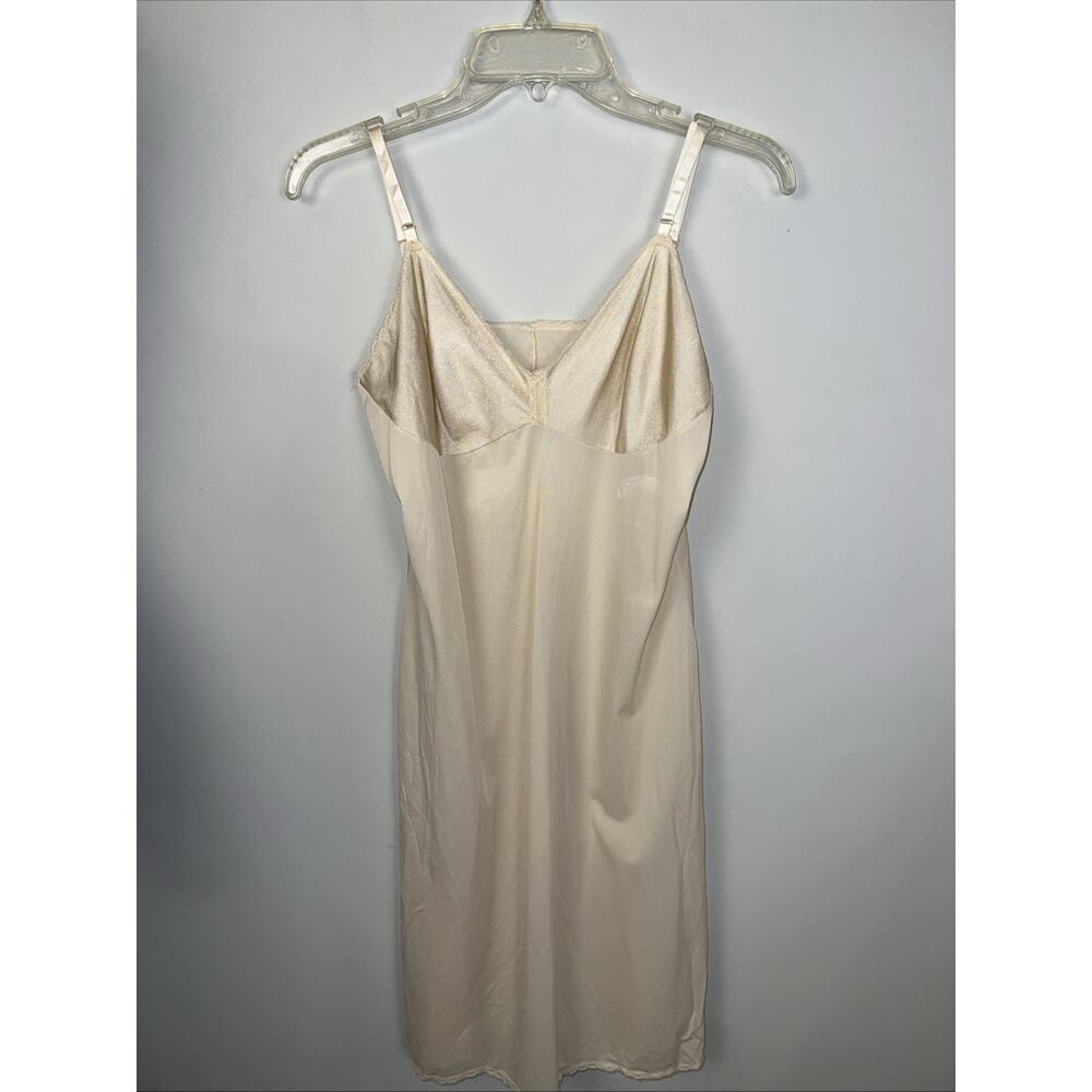 Vanity Fair Full Slip Size 38 Midi Nude Vintage